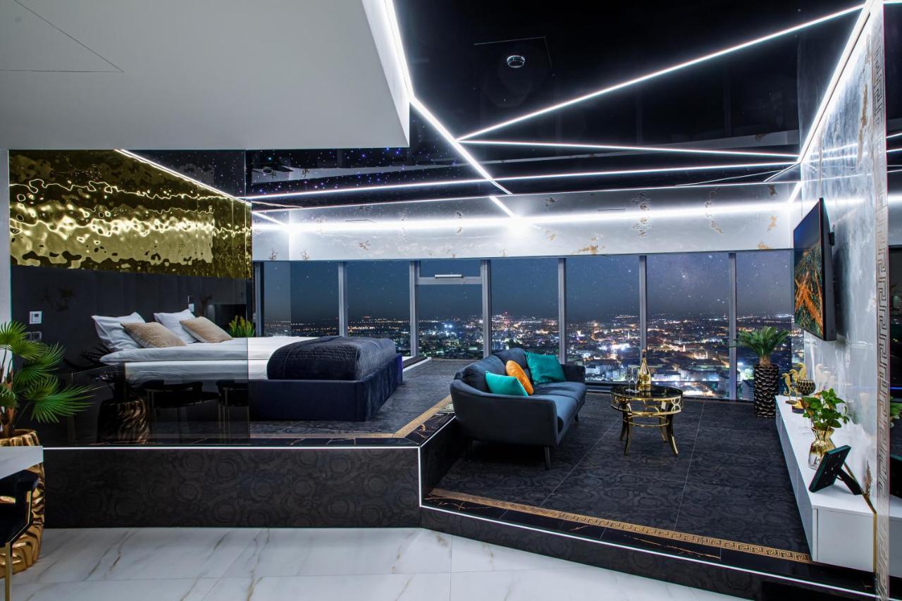 Apartamenty Sky Tower Z Jakuzzi Przy Oknie Вроцлав Екстериор снимка