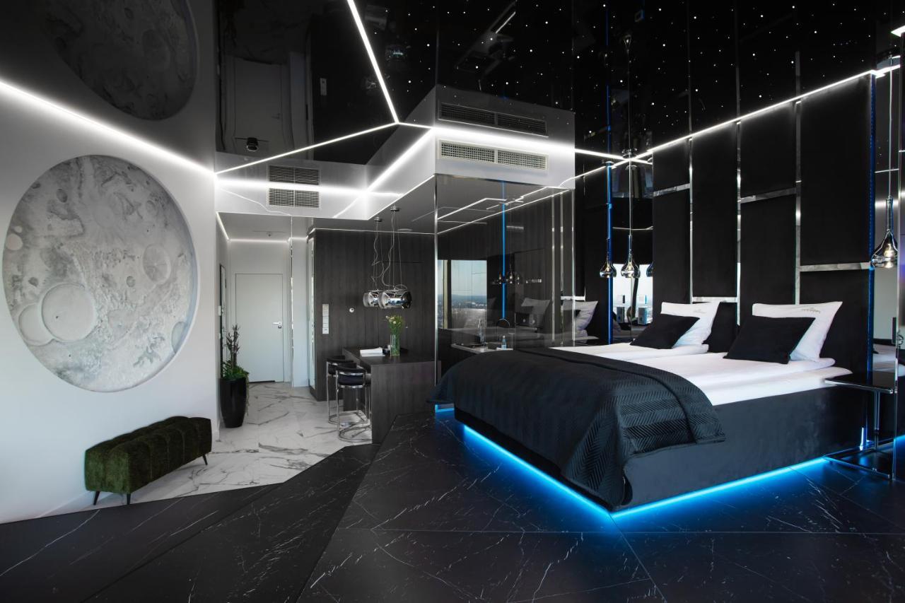 Apartamenty Sky Tower Z Jakuzzi Przy Oknie Вроцлав Екстериор снимка