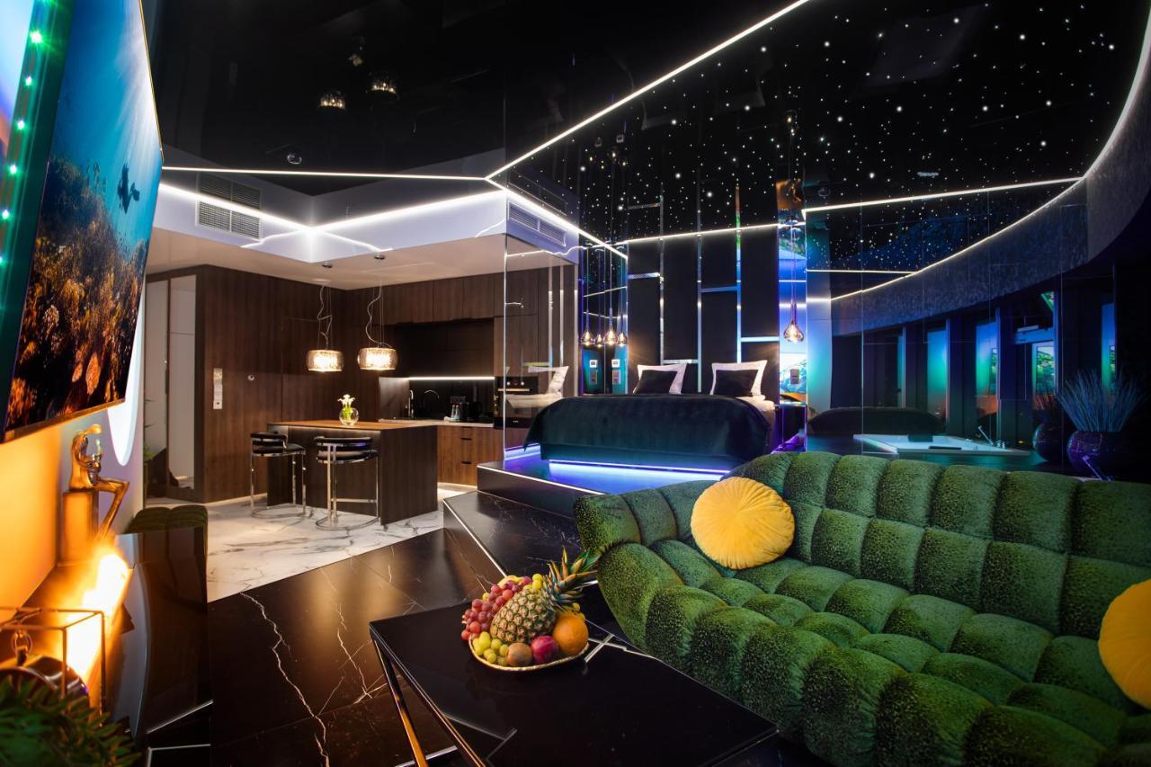 Apartamenty Sky Tower Z Jakuzzi Przy Oknie Вроцлав Екстериор снимка