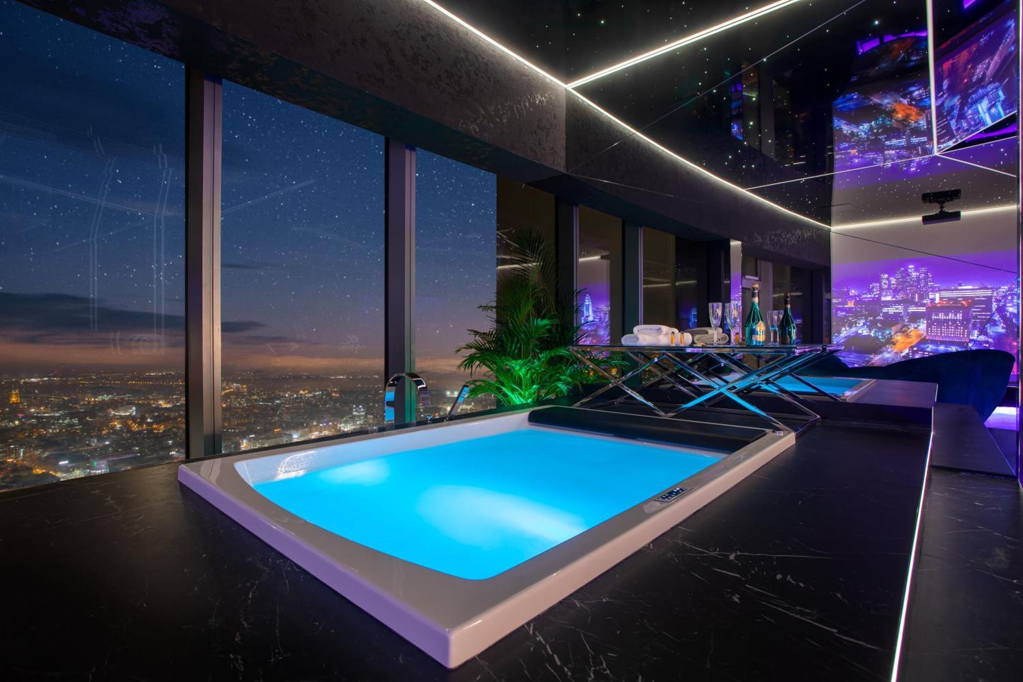 Apartamenty Sky Tower Z Jakuzzi Przy Oknie Вроцлав Екстериор снимка