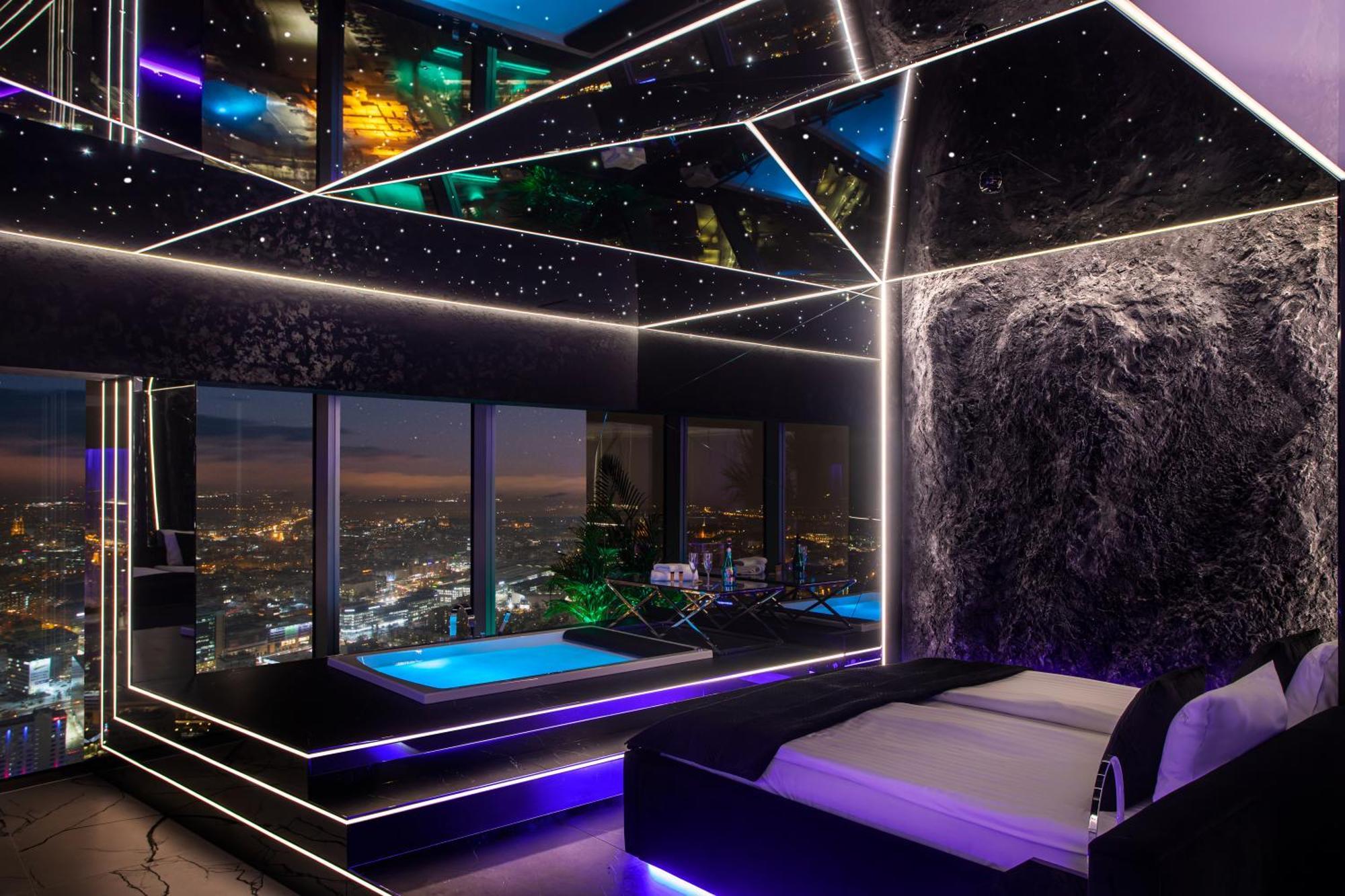 Apartamenty Sky Tower Z Jakuzzi Przy Oknie Вроцлав Екстериор снимка