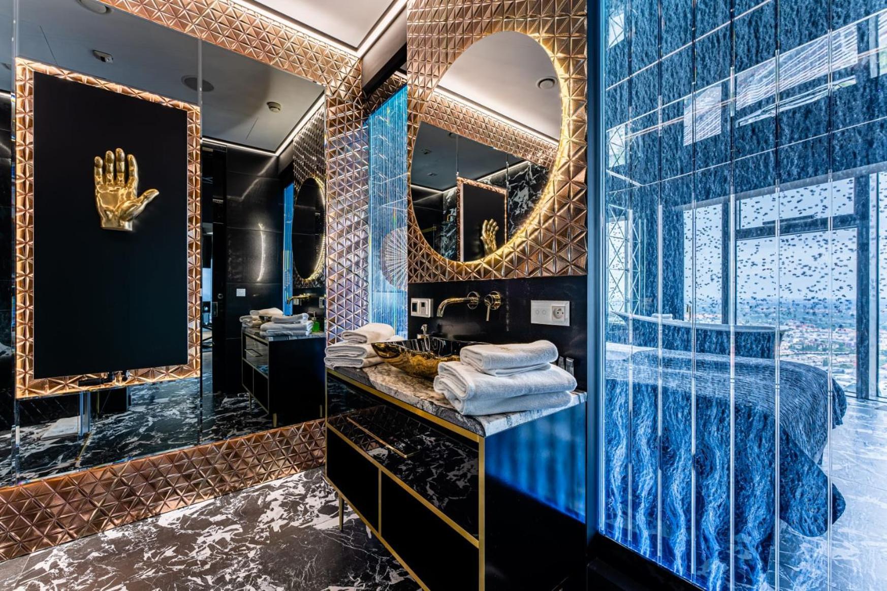 Apartamenty Sky Tower Z Jakuzzi Przy Oknie Вроцлав Екстериор снимка