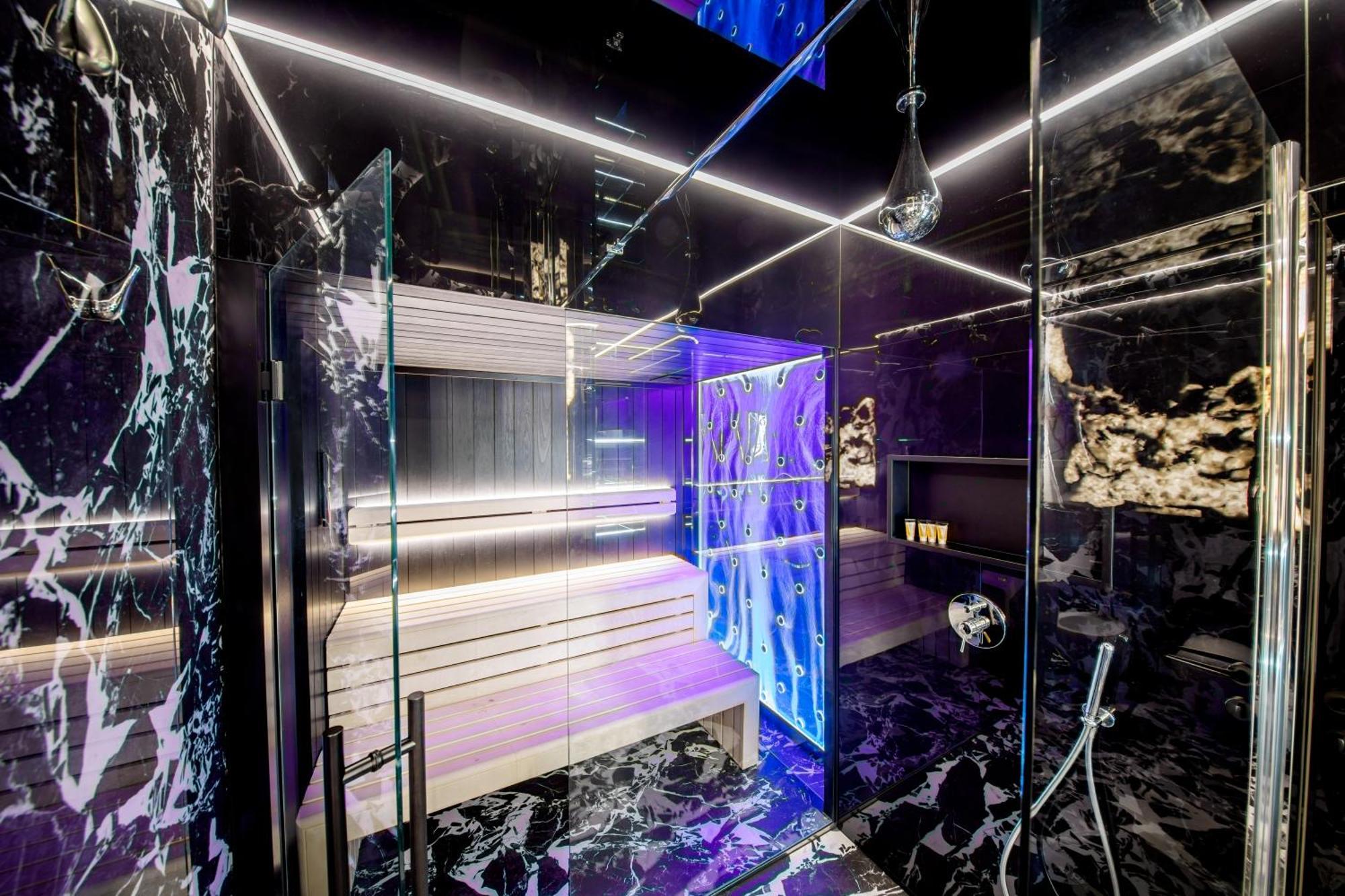 Apartamenty Sky Tower Z Jakuzzi Przy Oknie Вроцлав Екстериор снимка