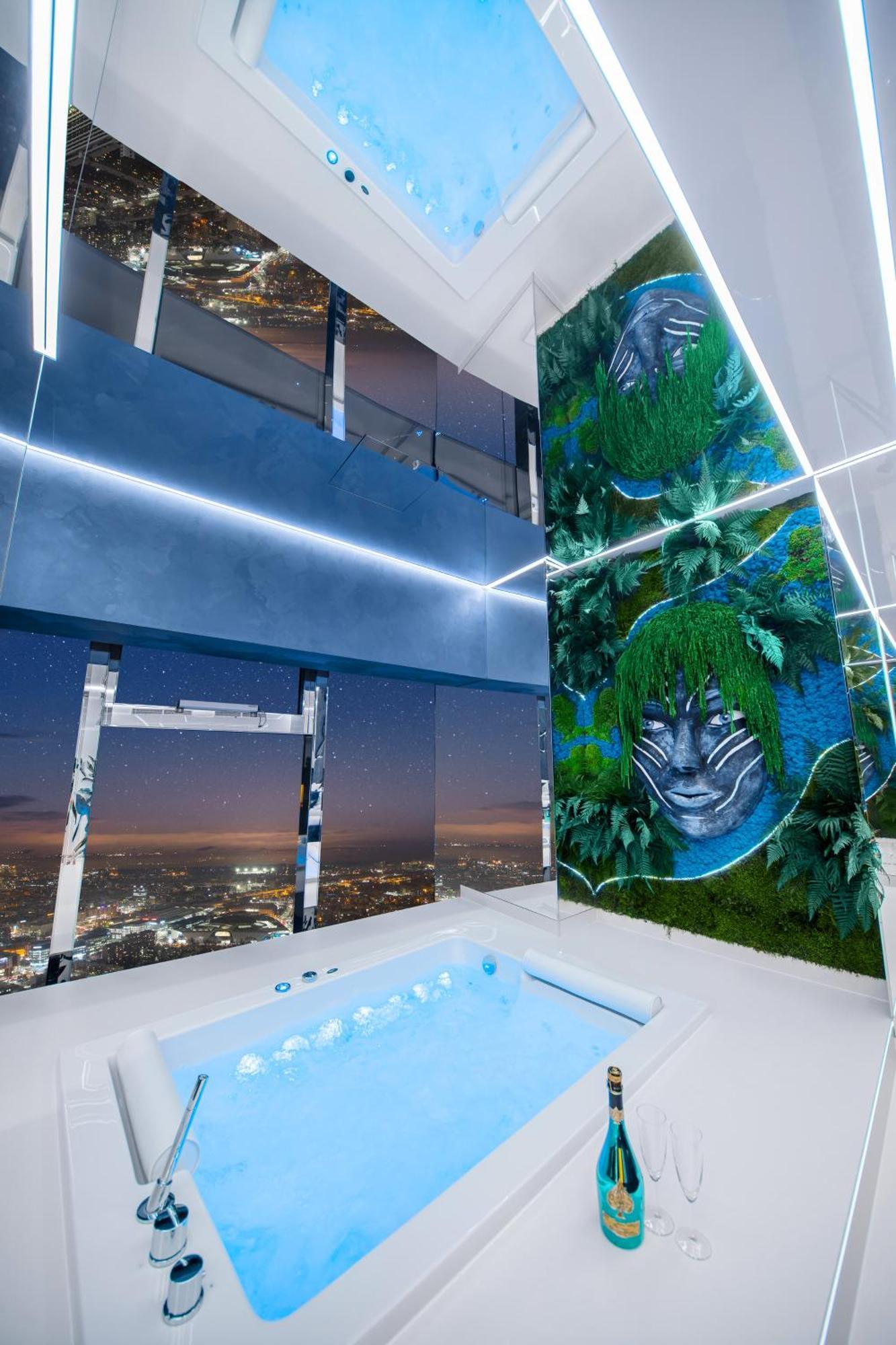 Apartamenty Sky Tower Z Jakuzzi Przy Oknie Вроцлав Екстериор снимка