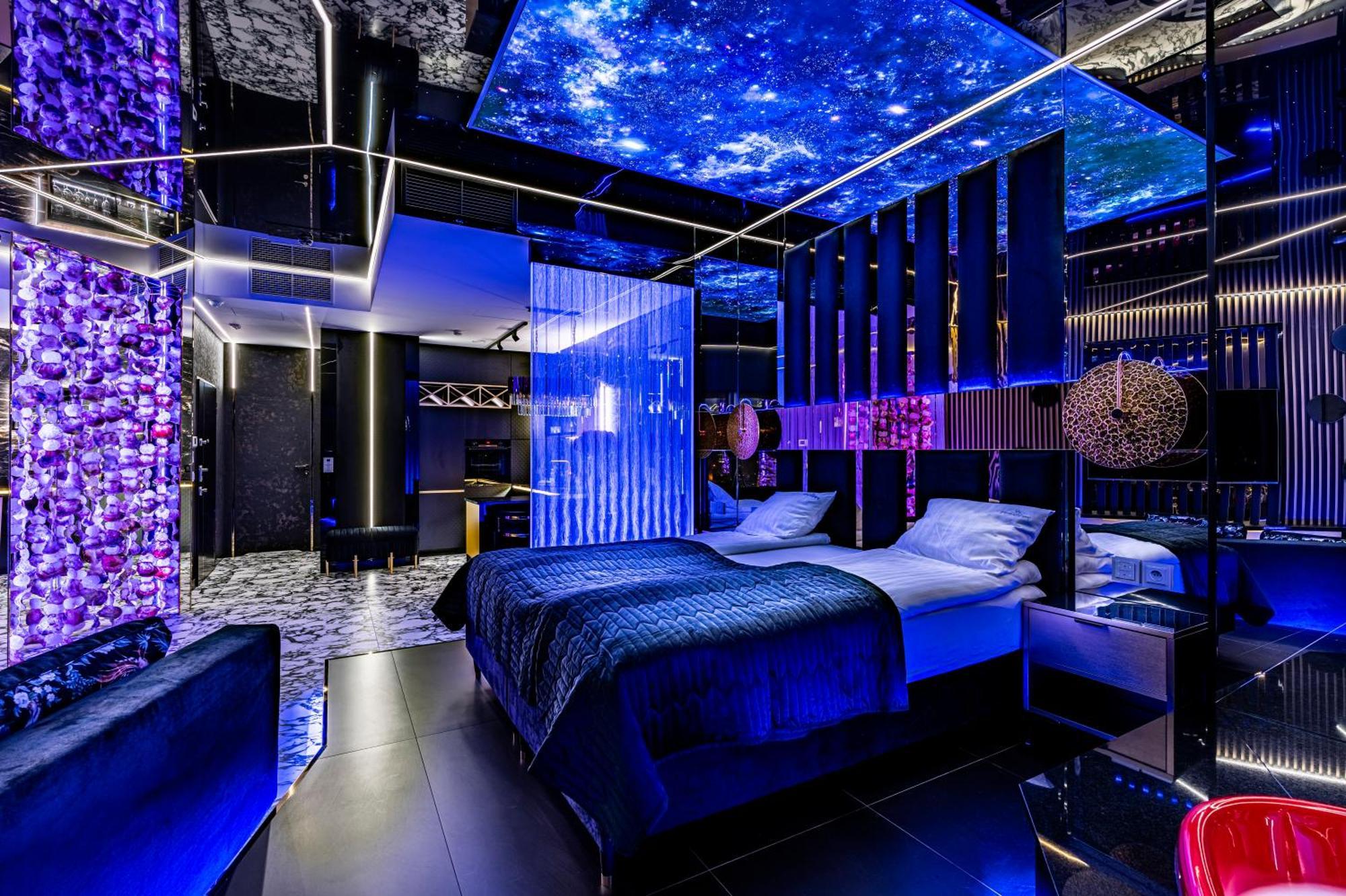 Apartamenty Sky Tower Z Jakuzzi Przy Oknie Вроцлав Екстериор снимка